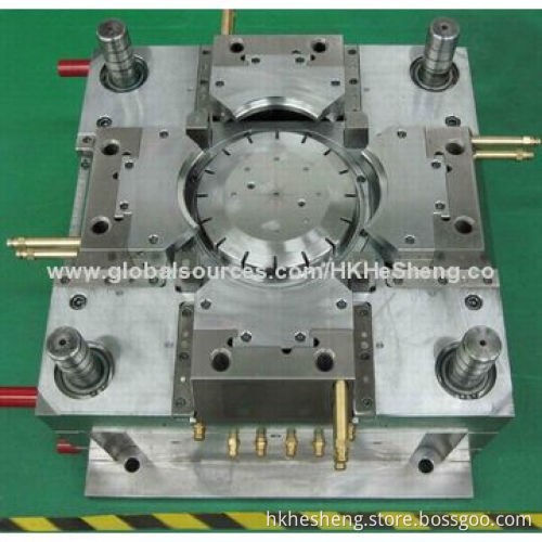 2014 Long Time Practical Plastic Injection Molds, Made of Steel